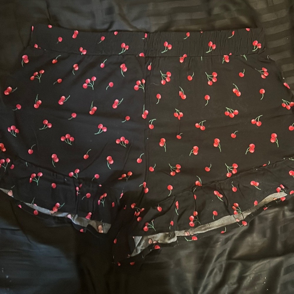 NWOT cherry print ruffle shorts
